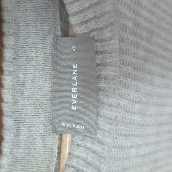 Women's Everlane Alpaca Cocoon Crew Sweater - Picture 4 of 4